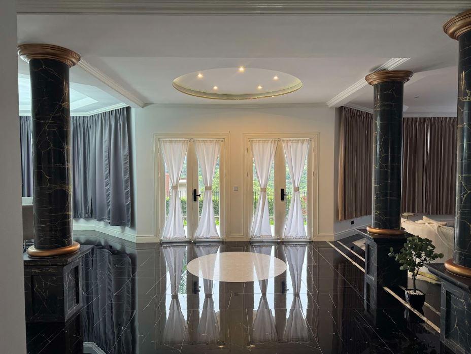 The Hills Estate photo 04